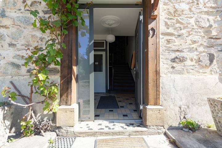 Gîte pour 12 personnes, avec terrasse et jardin, animaux acceptés à Armenteule