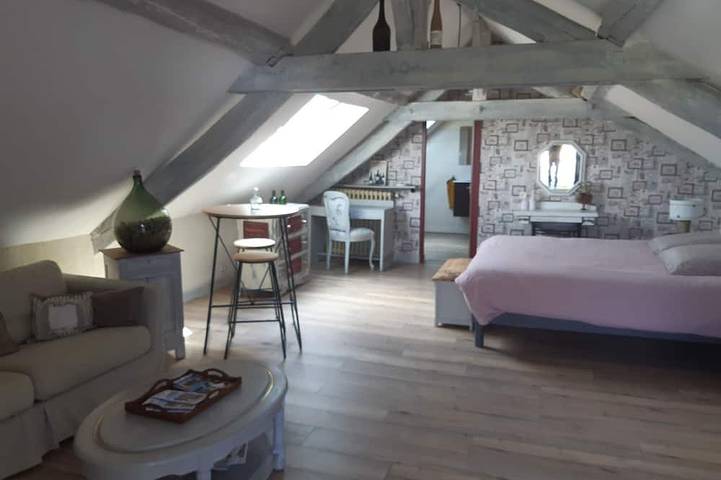 Gîte pour 2 personnes, avec jardin ainsi que piscine et terrasse, animaux acceptés à Beaulieu-sur-Layon - 2