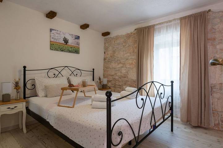 Typisch istrisches Steinhaus Brnistra in Rakalj in Marčana, Südküste Istrien