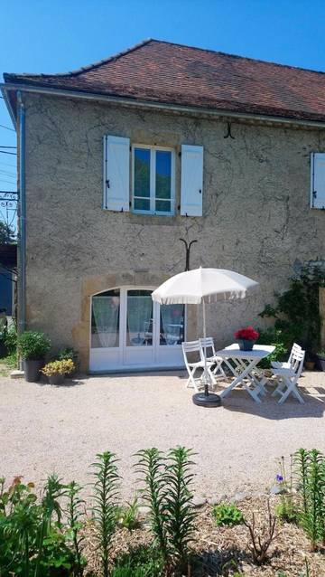 Gîte pour 4 personnes, avec jardin à Bretenoux