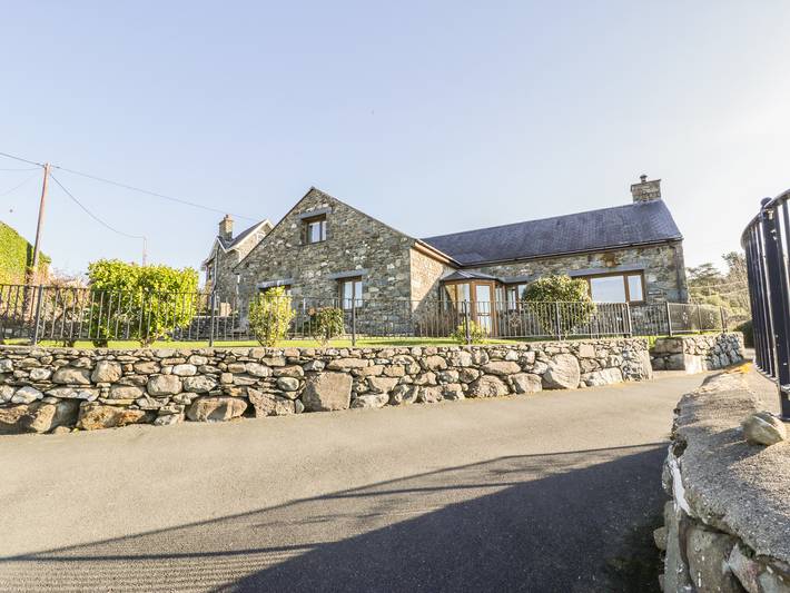 Cottage for 10 people, with sauna and garden in Snowdonia