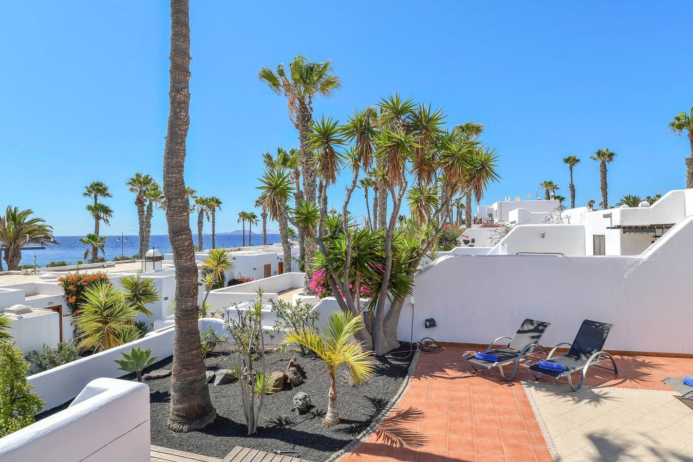 Ganze Wohnung, Ferienwohnung "Puerto Chico 2" mit Balkon, Meerblick, Gemeinschaftspool und Wlan in Playa Blanca, Yaiza