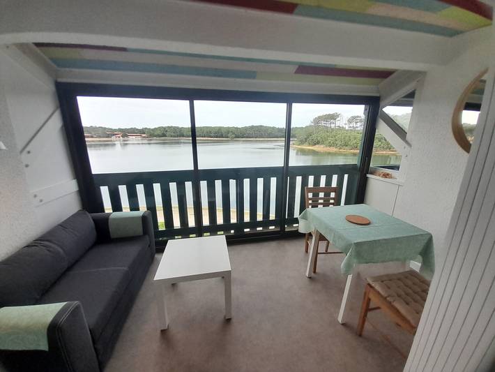 Appartement entier, Studio moderne rénové au bord du lac pour deux personnes à Vieux Boucau in Soustons, Côte d’Argent