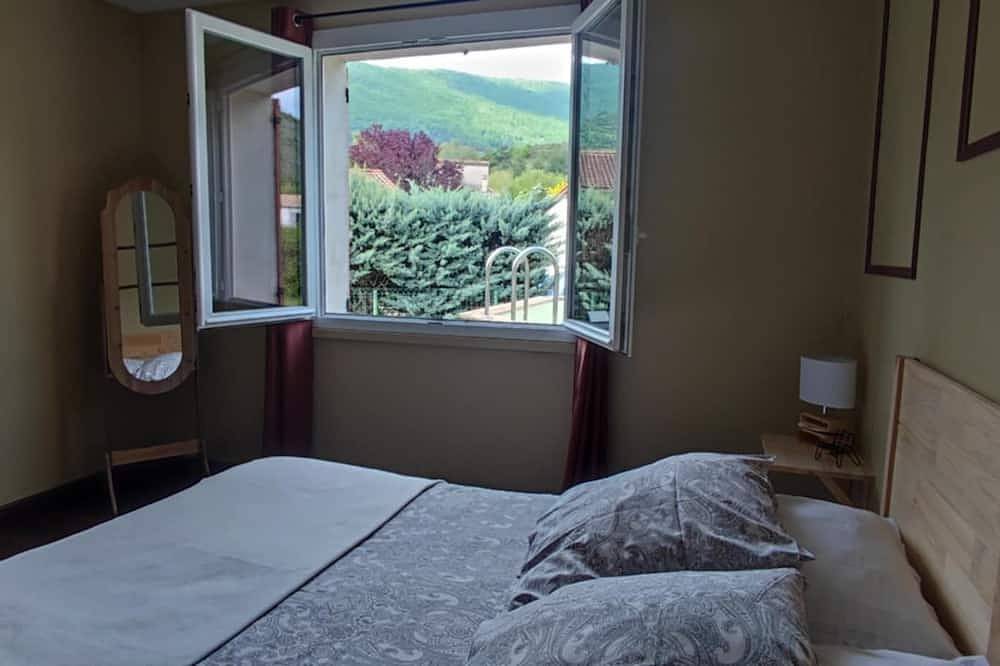 🏡 Maison de charme en Haute-Provence – Piscine & Nature 🌞❄️👶 in Les Omergues, Région de Forcalquier