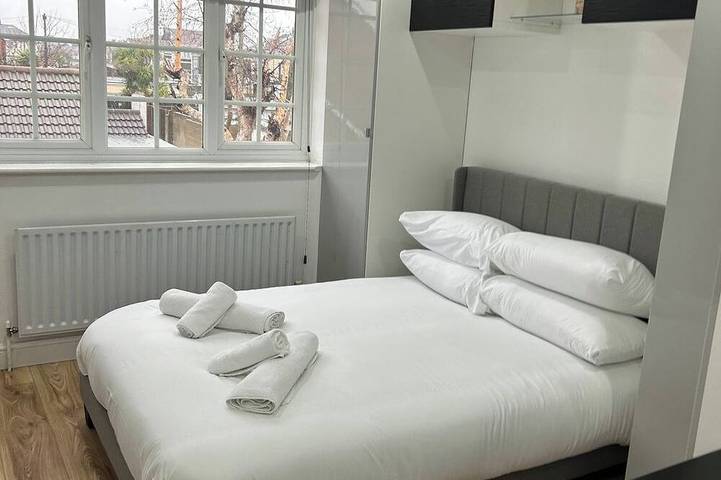 Geräumiges 4-Zi Apartment, Zimmer mit Bad, Schlafplätze 9 in Gosport, Hampshire