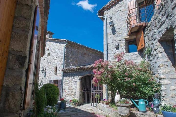Gîte pour 2 personnes, avec jacuzzi et jardin à Saint-Michel-de-Boulogne