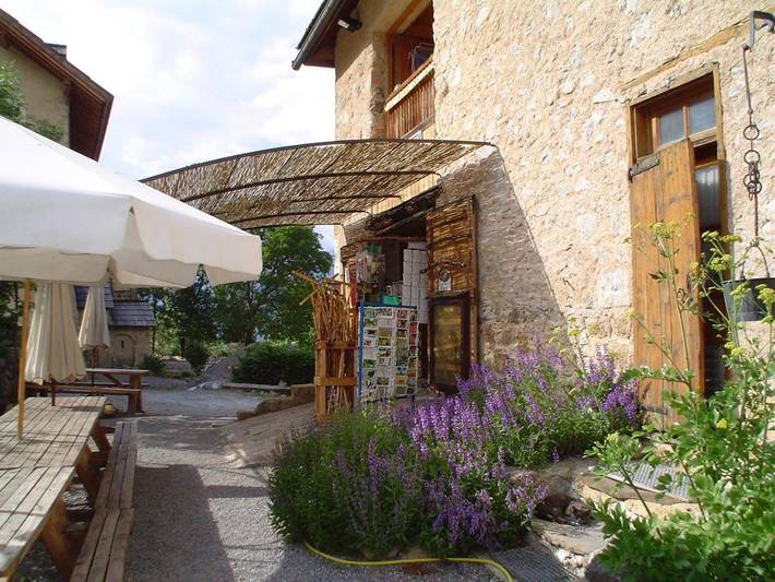 Location de vacances pour 3 personnes, avec terrasse à Crots - 3