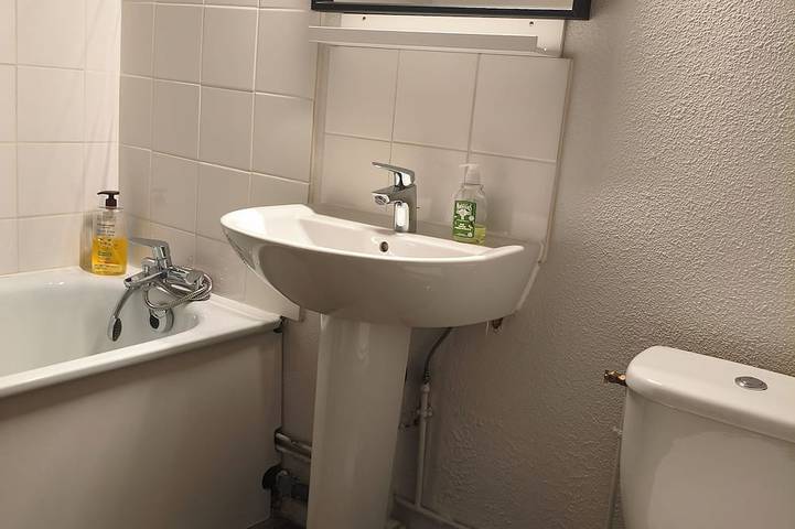 Ganze Wohnung, Wellness and Relaxation Studio in La Tour-du-Pin, La Tour-du-Pin und Umgebung