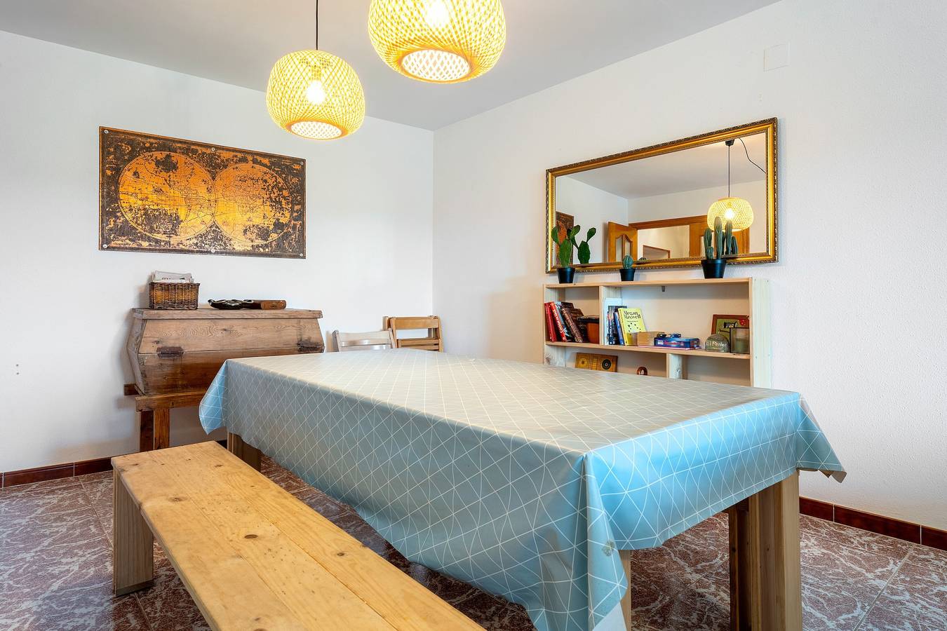 Apartamento entero, Apartamento 'Casa El Ferrer' con vistas a la montaña, terraza privada y Wi-Fi in Peñarroya de Tastavins, Provincia de Teruel