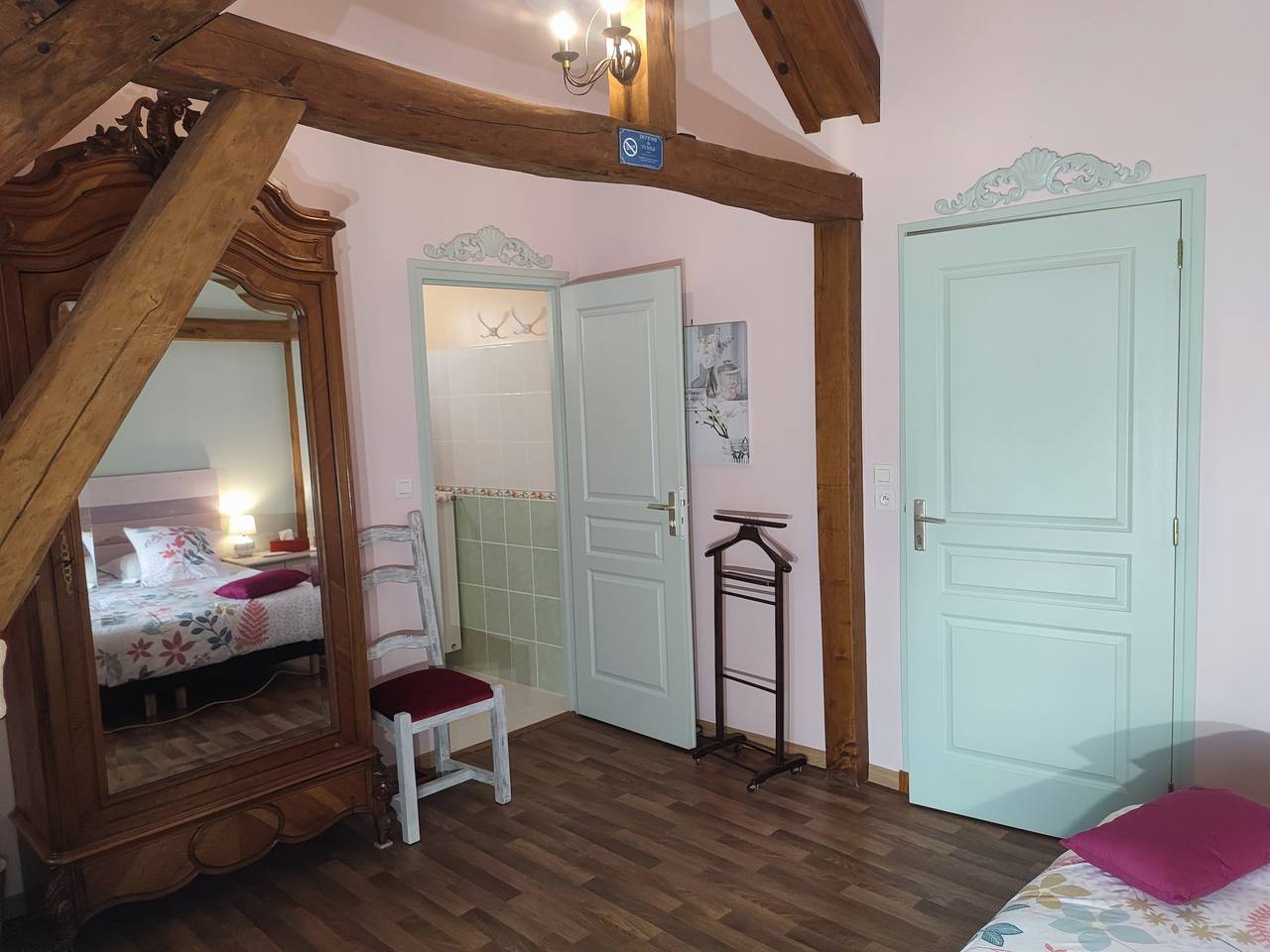 Chambre d’hôtes « Chambre Printemps » avec jardin commun et Wi-Fi in Villefranche-sur-Cher, Sologne