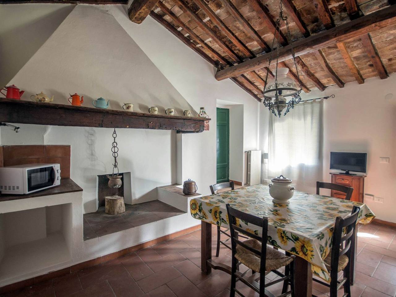 Ganze Wohnung, '' mit Pool in Castellina Marittima, Etruskische Küste