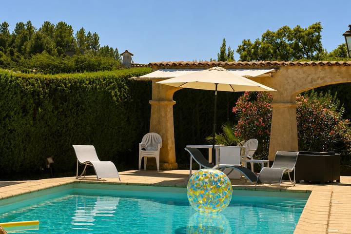 Location de vacances pour 8 personnes, avec piscine et jardin à Les Adrets-de-l'Estérel - 2