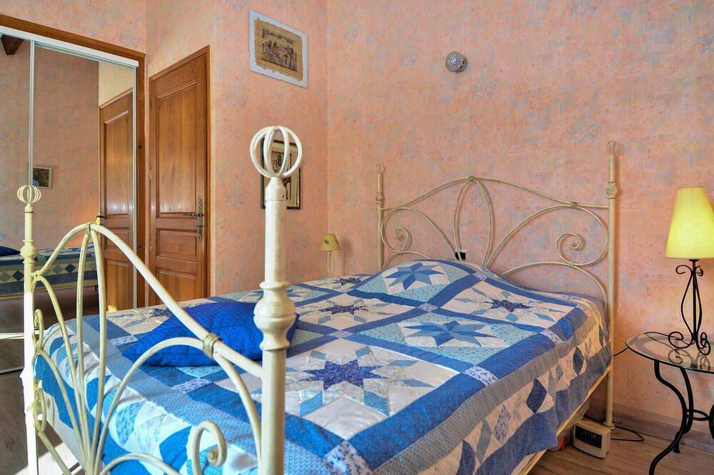Cozy home in Saint Quentin la poter with Wifi in Saint-Quentin-la-Poterie, Region de Nimes