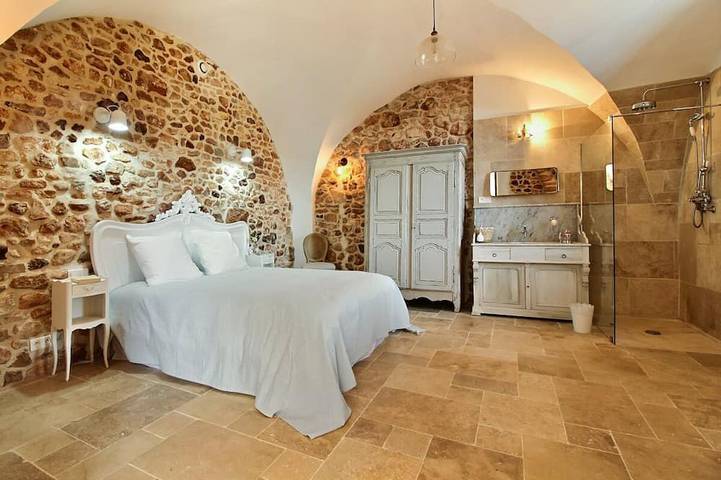 Location de vacances pour 20 personnes, avec jardin et balcon, animaux acceptés dans Sentier des Ocres - 4