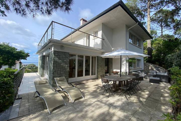 Villa pour 16 personnes, avec terrasse dans Pereire