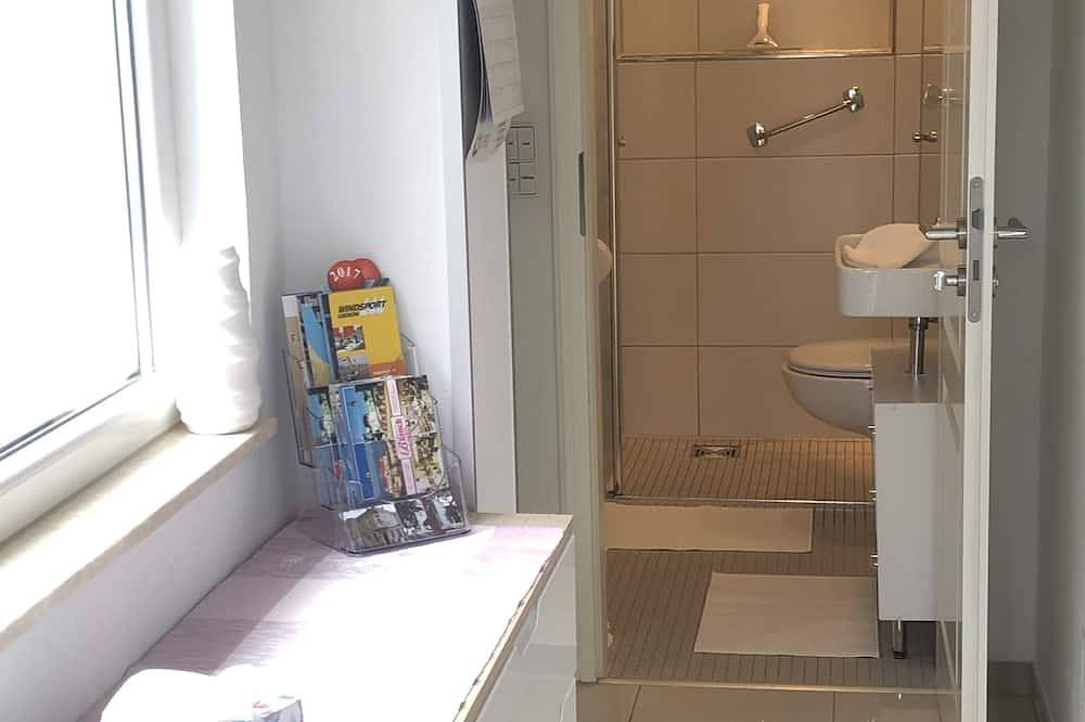 Kleiner  Luxus  in Berlin -Pankow, zentral und grün mit  eigenem Pkw-Stellplatz in Berlin Heinersdorf, Berlin