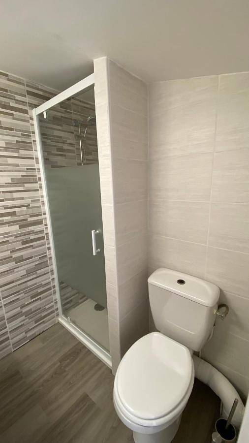 Gîte pour 2 personnes, avec vue et terrasse à Sénas - 4