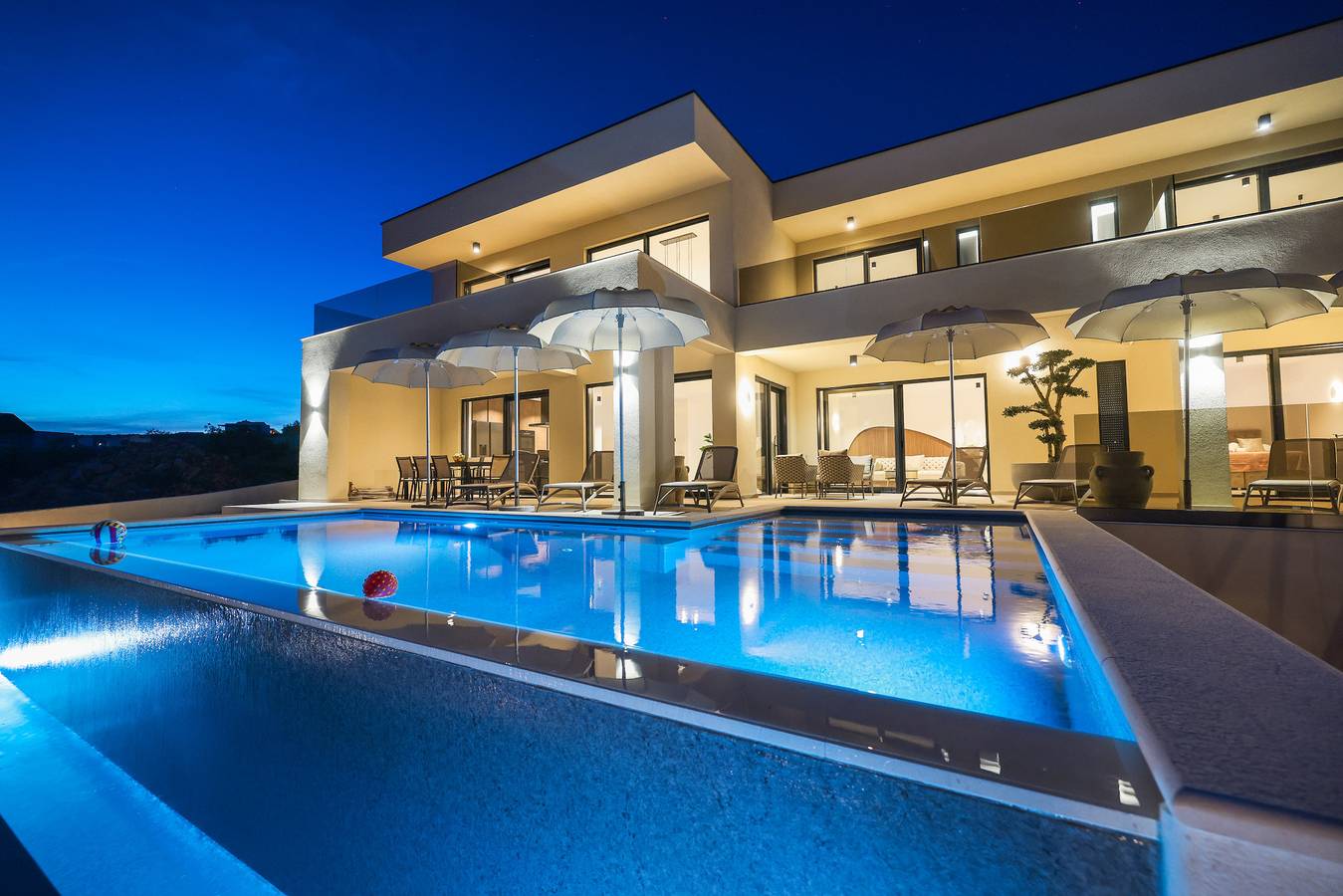 Luxusvilla Nuova mit beheiztem Pool in Maslenica, Zadar