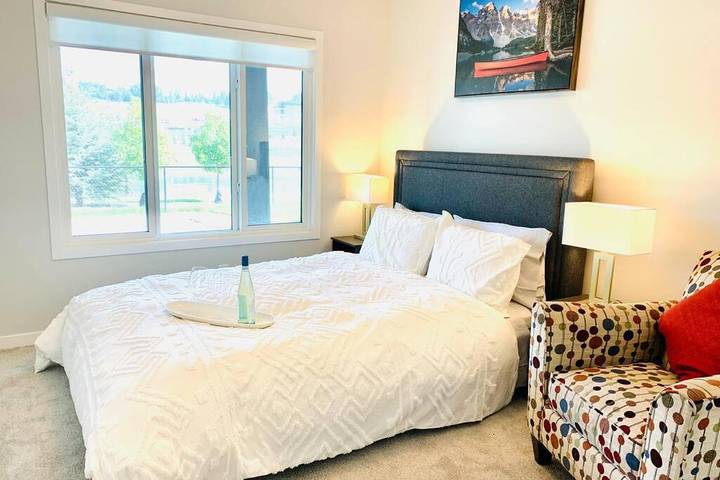 Ferienwohnung für 3 Personen, mit Garten und Seeblick in Alberta