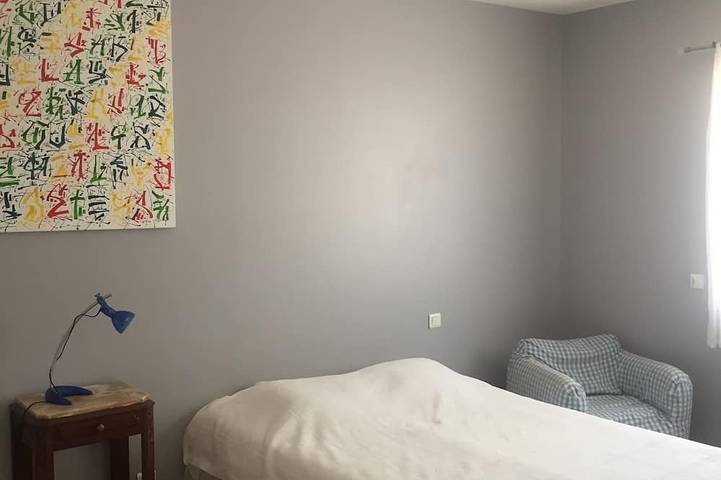 Location de vacances pour 6 personnes, avec terrasse ainsi que piscine et jardin dans La Pointe-Rouge - 3