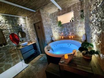 Gîte pour 2 personnes, avec jacuzzi dans Plage Rive Gauche