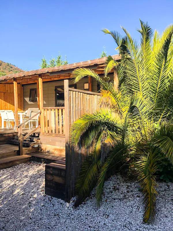Mobil home pour 6 personnes, avec piscine et jardin à La Garde-Freinet