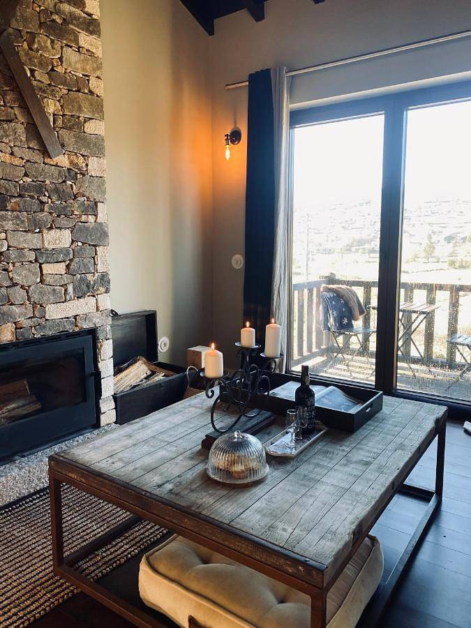 Gîte pour 2 personnes, avec vue ainsi que balcon et piscine dans Castro Daire - 4