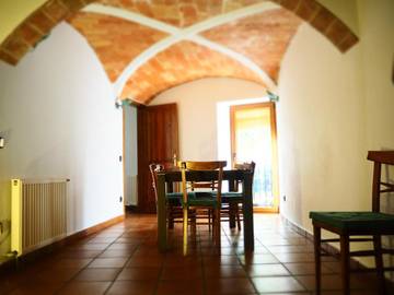 Gîte pour 6 personnes, avec vue et balcon, adapté aux familles à Navata