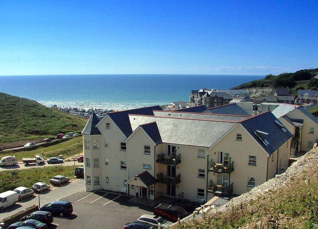 Entire apartment, One-Bedroom Apartment (Twin Beds) in Watergate Bay, Newquay