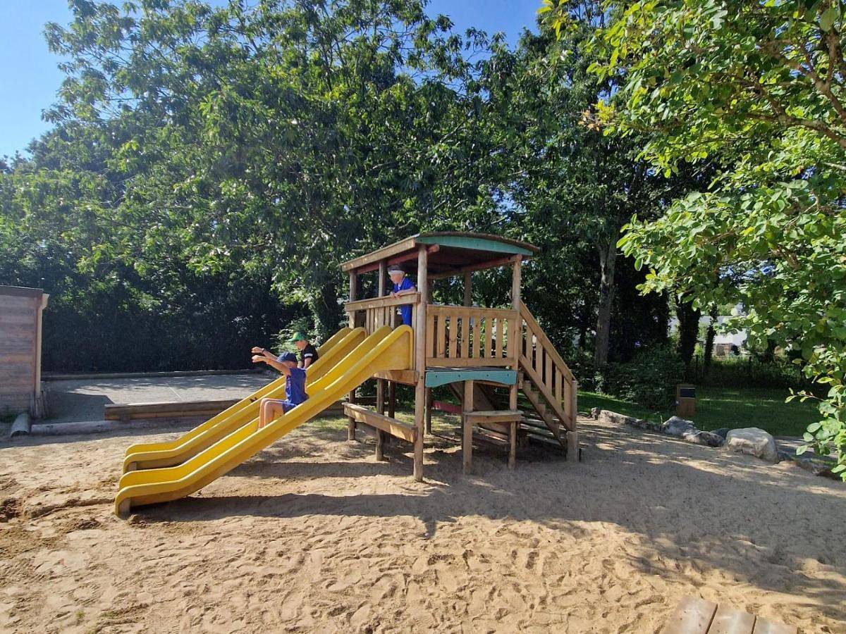 Camping les Chalands Fleuris in Saint-André-des-Eaux, Côte d'Amour