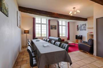 Gîte pour 12 personnes, adapté aux familles à Bons-Tassilly