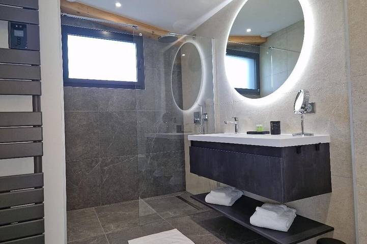 Location de vacances pour 2 personnes, avec terrasse ainsi que jacuzzi et jardin à Faverges - 4