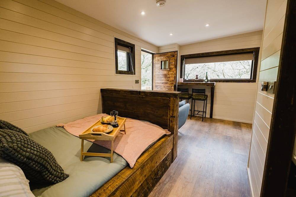 Cupwith -Kabine-Luxus-Ensuite mit Dusche-Blick auf den Wald in Westliches Yorkshire