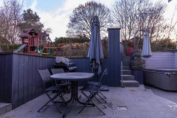 Gîte pour 7 personnes, avec jacuzzi et sauna ainsi que terrasse et jardin à Tellin