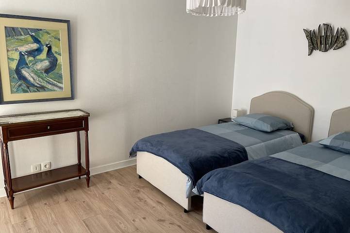 Entire apartment, Apartment with a view of the ocean in Saint-Quay-Portrieux, Côte de Goëlo
