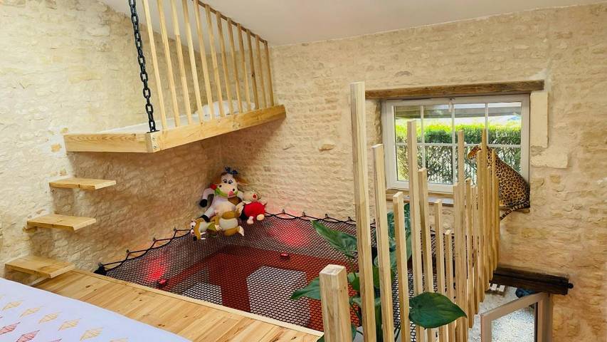 Location de vacances pour 5 personnes, avec terrasse ainsi que jardin et jacuzzi à Saint-Médard-d'Aunis - 2