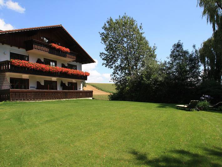 Ferienwohnung für 2 Personen, mit Balkon/Terrasse und Terrasse sowie Garten in Bad Birnbach - 3