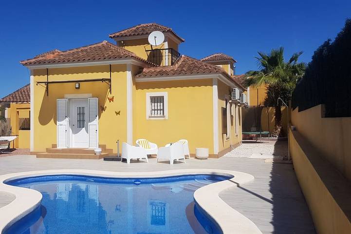 Casa de vacaciones para 5 personas, con jardín además de piscina y jacuzzi, Se admiten mascotas - 1