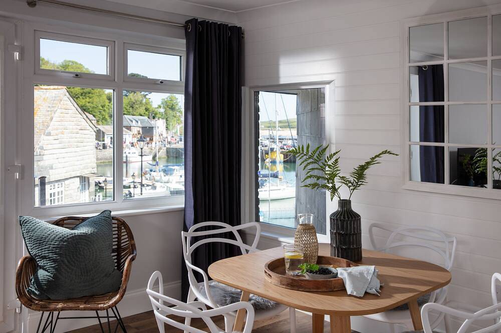 Entire apartment, Flat 1 Strand House - Padstow -  stylish harbourside apartment sleeping 2-4 in Padstow, Cornwall
