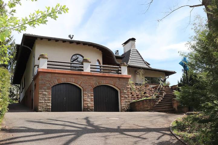 Ferienhaus für 9 Personen, mit Balkon und Garten in Dahn