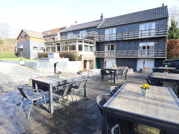 Location de vacances pour 36 personnes, avec jardin à Theux