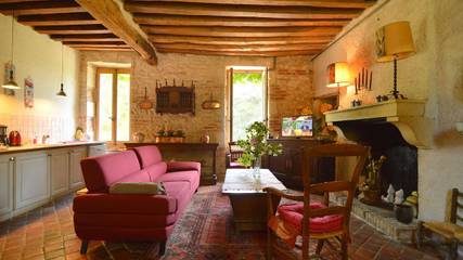 Cottage pour 6 personnes, avec terrasse et jardin, animaux acceptés à Champvert