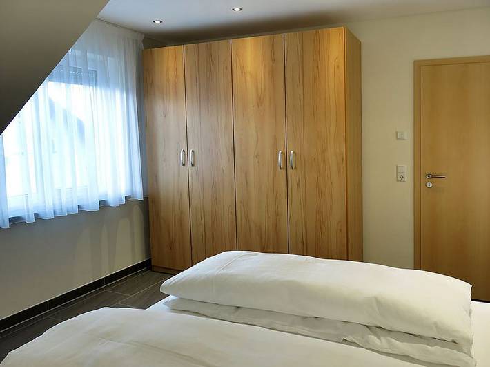 Speiselokal Prantl Gästehaus - Ferienwohnung 2, 75qm, 1 Schlafzimmer, max. 2-3 Personen und Kinder in Kressbronn am Bodensee, Region Bodensee-Oberschwaben