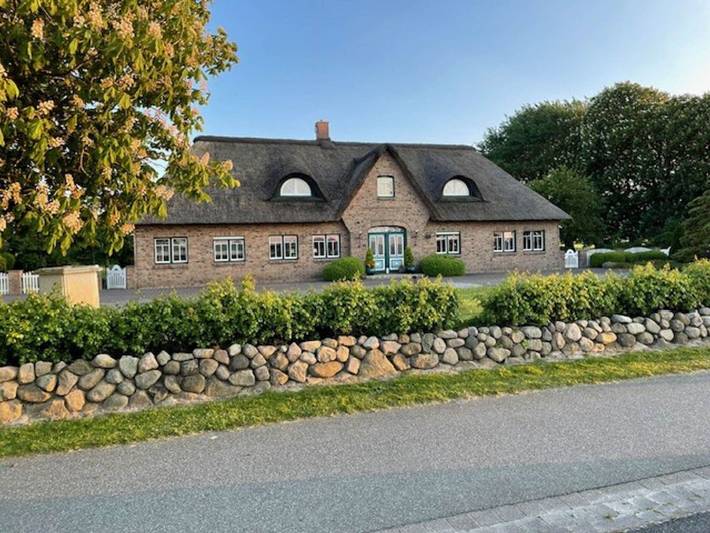 Ferienhaus für 13 Personen, mit Terrasse und Garten sowie Sauna in Warwerort