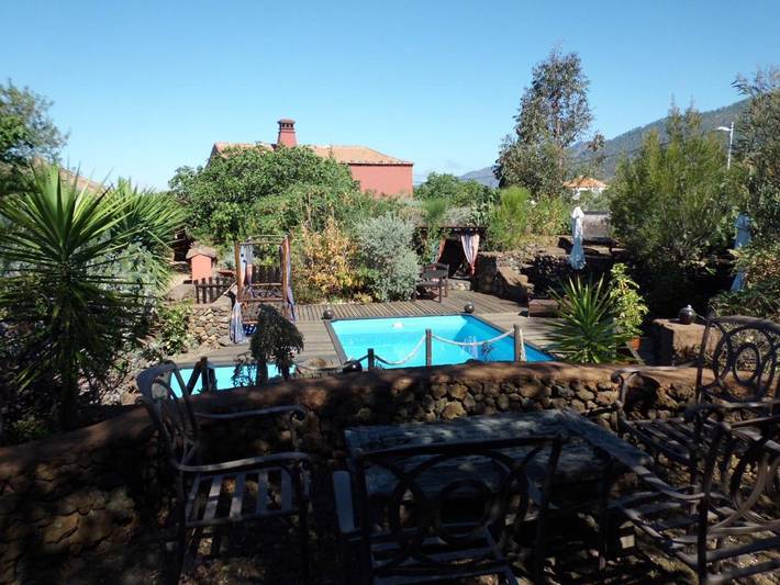 Casa rural para 2 personas, con jardín además de vistas y piscina en El Paso