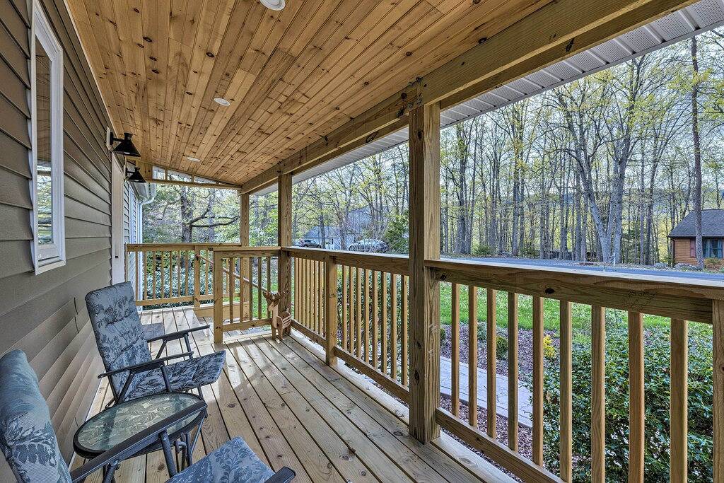 Pet-Friendly Massanutten Resort Home w/ Yard! in Massanutten, Blue Ridge Mountains