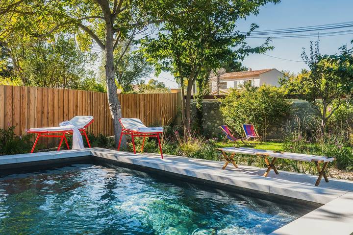 Location de vacances pour 4 personnes, avec terrasse et jardin à Velleron