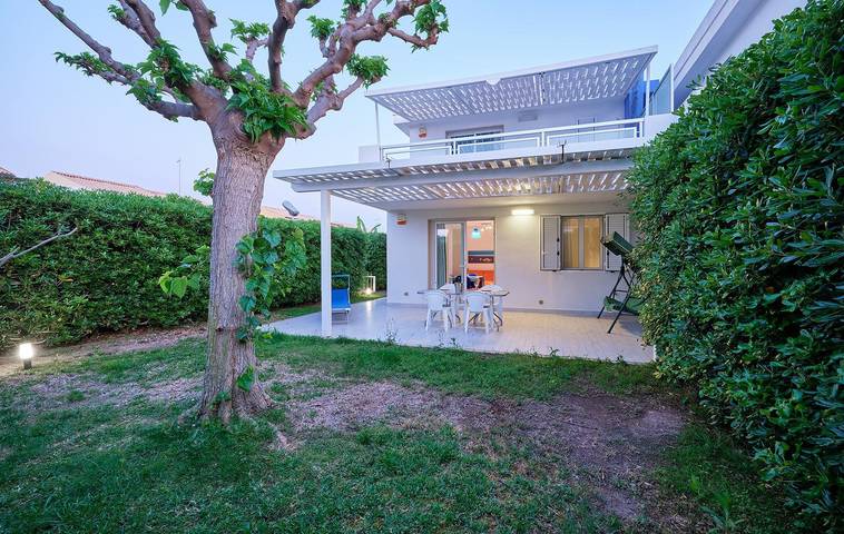 Residence for 4 people in Dolcevita Beach, Ragusa