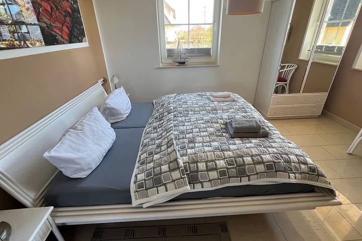 Apartamento entero, 5 star vacation apartment according to Dtv - pure luxury only 200m from the beach - WLAN free of charge in Dranske, Rügen