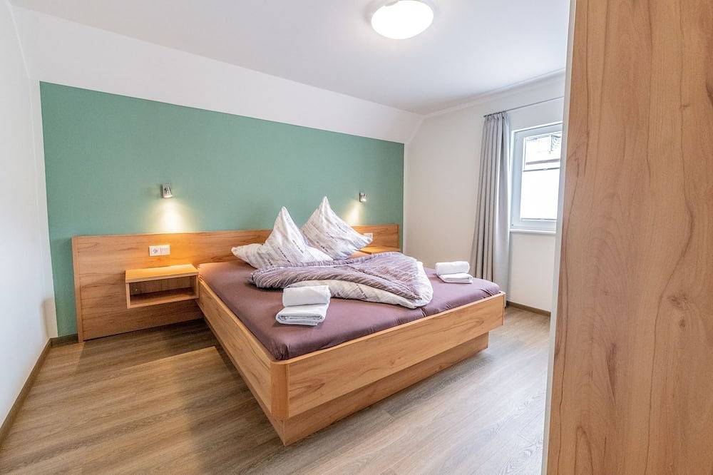 Ruhig Gelegenes Ferienhaus mit Sauna Direkt an der Mosel in Trittenheim, Moseleifel